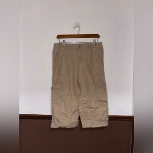 Banana Republic | Beige Cropped Cargo Capris